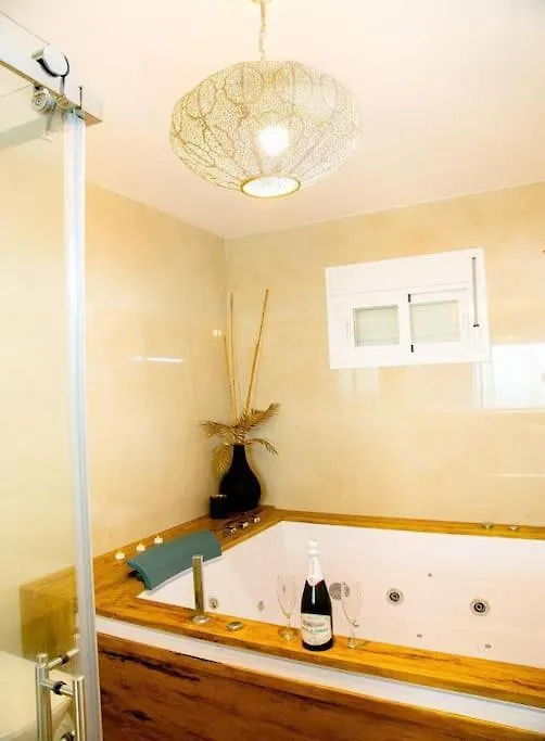 Beautiful Spacious Two Bed Facing The Ocean! Marbella Apartamento